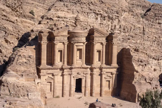 البتراء 